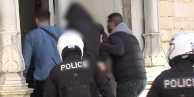 Βορίζια: Ελεύθερος λόγω διαφωνίας εισαγγελέα και ανακρίτριας ο 23χρονος για την τοποθέτηση της βόμβας – BINTEO