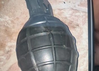 Φωτιά σε όχημα σωφρονιστικού υπαλλήλου στη Νίκαια: Πού επικεντρώνονται οι έρευνες της ΕΛΑΣ – ΦΩΤΟ