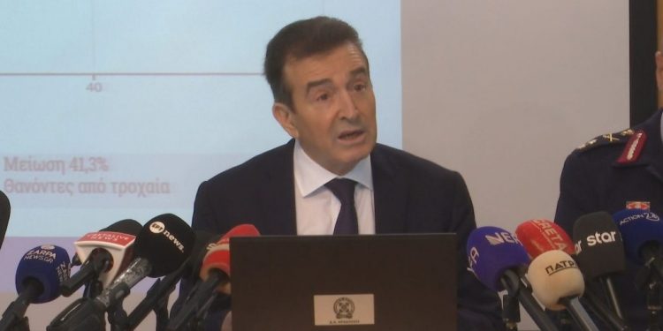 Αγρίνιο: Συνελήφθη 49χρονη που μαχαίρωσε τον 79χρονο πατέρα της