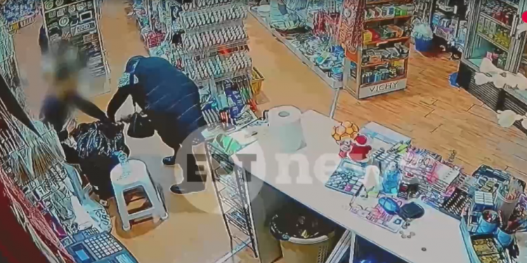 ΒΙΝΤΕΟ ΝΤΟΚΟΥΜΕΝΤΟ από τη συμπλοκή στον Άγιο Παντελεήμονα: Δύο νεαροί μαχαιρωμένοι, ο ένας σε κρίσιμη κατάσταση