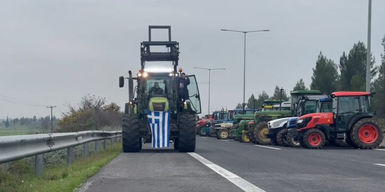 Ρεβεγιόν με τα τρακτέρ στους δρόμους υπόσχονται οι αγρότες – Θέμα ασφάλεια εγείρει η ΕΛΑΣ – ΒΙΝΤΕΟ