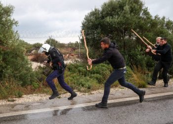 Κυβερνητικές πηγές: Άλλο τα μπλόκα και τα επεισόδια και άλλο τα αγροτικά ζητήματα