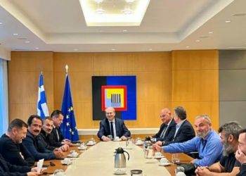 Χωρίς «λευκό καπνό» ολοκληρώθηκε η συνάντηση Χατζηδάκη – Τσιάρα με αγροτοκτηνοτρόφους της Κρήτης