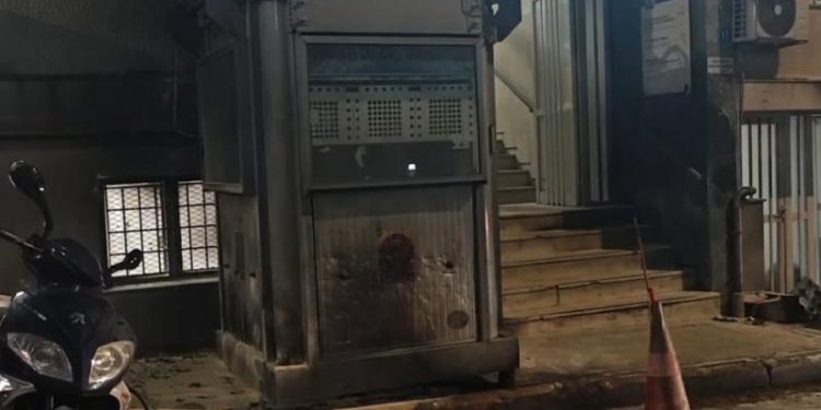 ΑΤ Κυψέλης: Άφαντοι οι δράστες μετά την καταδρομική επίθεση με μολότοφ – BINTEO