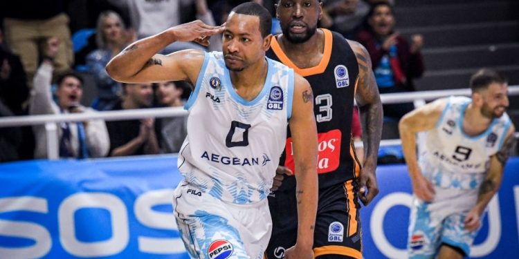 Συνελήφθη γνωστός μπασκετμπολίστας με ποσότητα ναρκωτικών – Παρέλαβε δέμα από τις Ηνωμένες Πολιτείες Αμερικής – ΦΩΤΟ