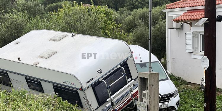 Φοινικούντα: Τουρίστες σώθηκαν από θαύμα από την κακοκαιρία – Βγήκαν από τα παράθυρα για να σωθούν – ΦΩΤΟ