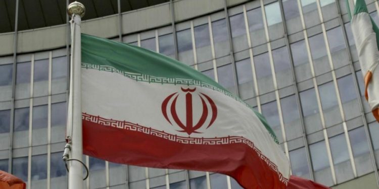 Ιράν: Εκατοντάδες γυναίκες από όλον τον κόσμο ενώνουν τη φωνή τους – Ζητούν να μην εκτελεστεί η ακτιβίστρια Ζαχρά Ταμπαρί