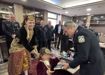 Πρωτοχρονιάτικα κάλαντα στη Γενική Αστυνομική Διεύθυνση Αττικής – ΦΩΤΟ