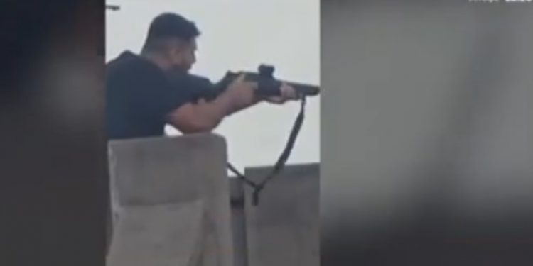 Βίντεο Ντοκουμέντο από το μακελειό σε παραλία του Σίδνεϊ – Συγκλονίζουν οι μαρτυρίες επιζώντων – ΦΩΤΟ