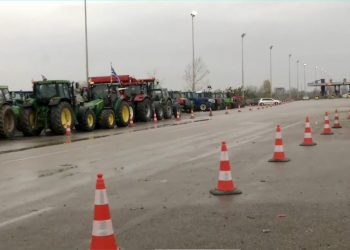 Διόδια Μαλγάρων: 2 λωρίδες ανοιχτές προς την Αθήνα και 3 προς τη Θεσσαλονίκη για τους ταξιδιώτες