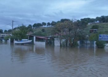 Μάνδρα, Νέα Πέραμος και Ελευσίνα στο έλεος της κακοκαιρίας Byron: Μήνυμα 112 λόγω πιθανής υπερχείλισης του Σαρανταπόταμου – ΒΙΝΤΕΟ