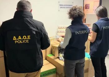 Πώς δρούσε το κύκλωμα των Πακιστανών που στρατολογούσε ανήλικους για να πουλάνε λαθραία τσιγάρα – ΒΙΝΤΕΟ – ΦΩΤΟ