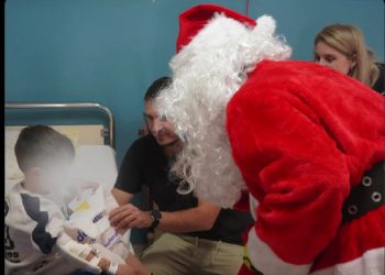 Στα …Αγιοβασιλιάτικα οι πυροσβέστες Πεντέλης, μοιράζοντας δώρα και χαρά στα παιδιά στο νοσοκομείο Παίδων – ΒΙΝΤΕΟ – ΦΩΤΟ