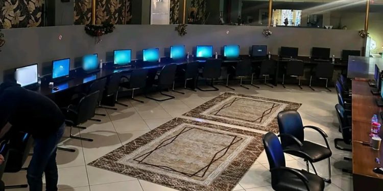 Το κατάστημα ήταν… «ναός του παράνομου τζόγου» – 4 συλλήψεις – ΦΩΤΟ