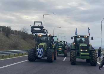 Κλειστά τα Τέμπη για ΟΛΟΥΣ με εντολή ΕΛΑΣ – Παρατεταγμένα τα τρακτέρ – ΒΙΝΤΕΟ – ΦΩΤΟ
