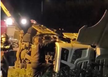 Άρτα: Σοβαρό τροχαίο με ανατροπή φορτηγού στην Ιονία Οδό – ΦΩΤΟ