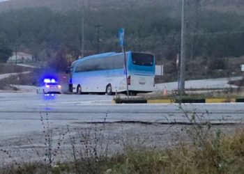 Σοκαριστικό τροχαίο στην Πτολεμαΐδα με λεωφορείο που μετέφερε εργαζομένους της ΔΕΗ – Νεκρός ο οδηγός – ΒΙΝΤΕΟ – ΦΩΤΟ