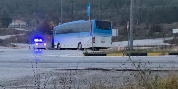 Σοκαριστικό τροχαίο στην Πτολεμαΐδα με λεωφορείο που μετέφερε εργαζομένους της ΔΕΗ – Νεκρός ο οδηγός – ΒΙΝΤΕΟ – ΦΩΤΟ