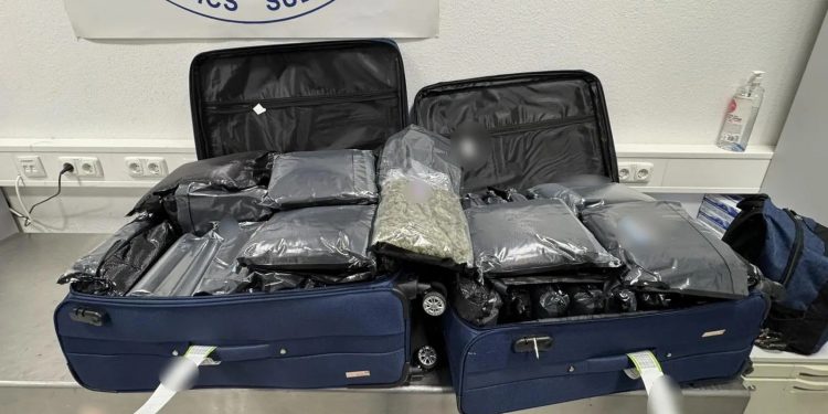 «Ελ. Βενιζέλος»: Χειροπέδες σε 3 γυναίκες που έκρυβαν πάνω από… 72 κιλά κάνναβης στις βαλίτσες τους – ΒΙΝΤΕΟ – ΦΩΤΟ