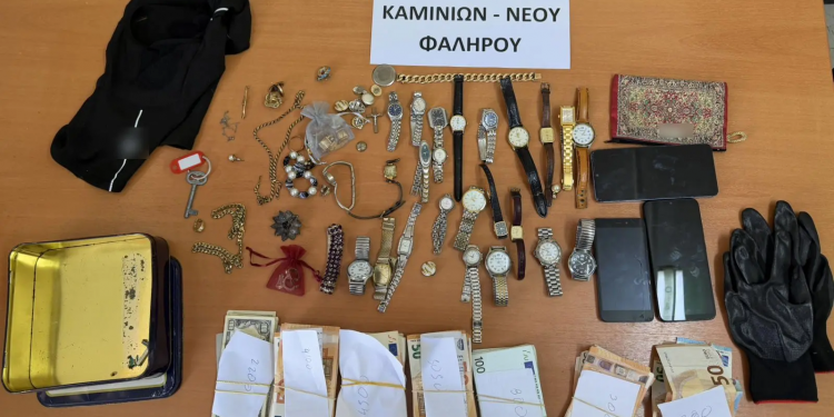 Στα …πράσα πιάστηκαν οι τρεις διαρρήκτες στα Καμίνια – ΦΩΤΟ