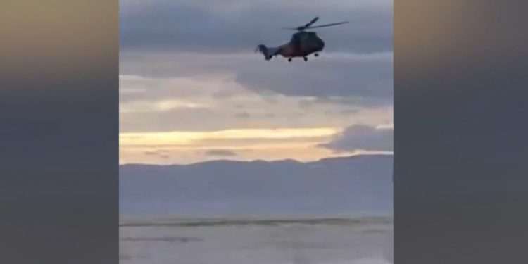 ΒΙΝΤΕΟ ΝΤΟΚΟΥΜΕΝΤΟ από τη στιγμή που ο 31χρονος σέρφερ βουτάει στον Στρυμόνα και σώζει ψαρά – ΦΩΤΟ